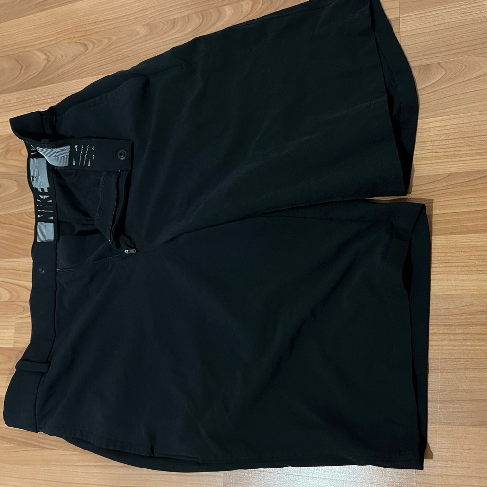 Nike Golf Shorts - black - size medium - soft, stretchy material